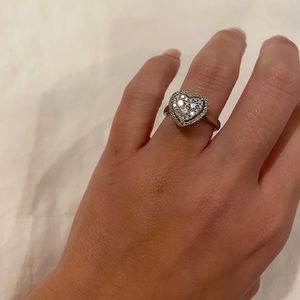 14k White gold diamond heart shaped ring